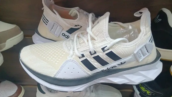 TÊNIS ADIDAS BRANCO COM PRETO UNISSEX GENÉRICO TAMANHOS 34 AO 40