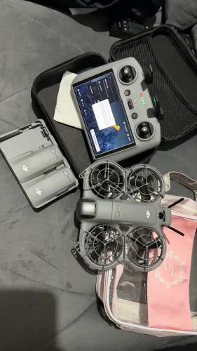 Drone DJI Neo2 + Controle com tela + Hub com 3 baterias