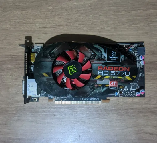 Placa De Vídeo AMD Radeon HD 5770 (Par)
