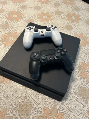 Playstation 4 Slim 1TB