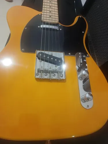 Vende-se guitarra michael telecaster muito nova com capa. Zap *