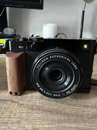 Kit Fujifilm X-E5 (Corpo) + XF 27mm f/2.8 Pancake + XF 35mm f/1.4 R
