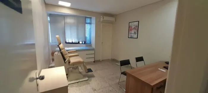 Sala Comercial Ampla à Venda - 80,72 m² | Duas Salas Unificadas | Funcionários - BH