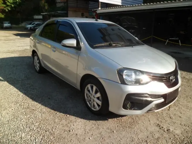 Toyota Etios X Plus Sedan 1.5 Flex 16V 4P Aut. 2021