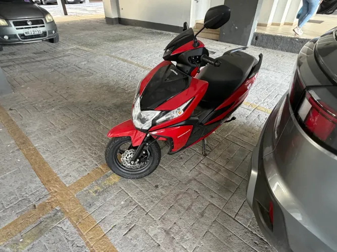 Vendo moto Elite 25km rodados 
