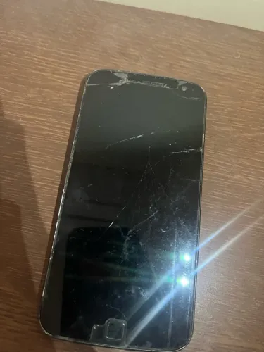 Moto G4 Plus com avarias