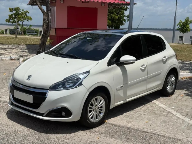 Peugeot 208 Allure 1.2 Flex 12V 5P Mec. 2017
