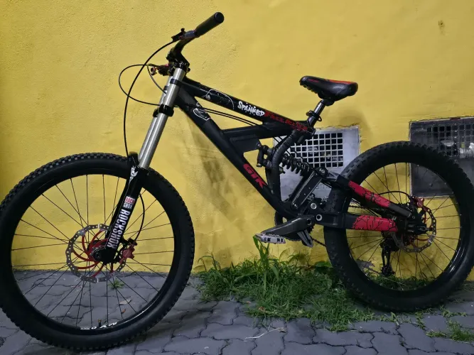 Quadro GTK SPANKED DOWNHILL somente o quadro  (sem shock) 