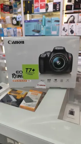 Câmera fotográfica profissional Canon T7 nova em Florianópolis 