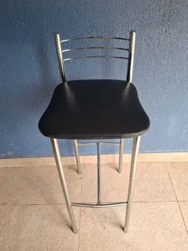 3 Banquetas altas pretas