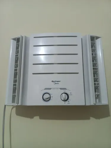 Ar condicionado Midea 7500 btus.