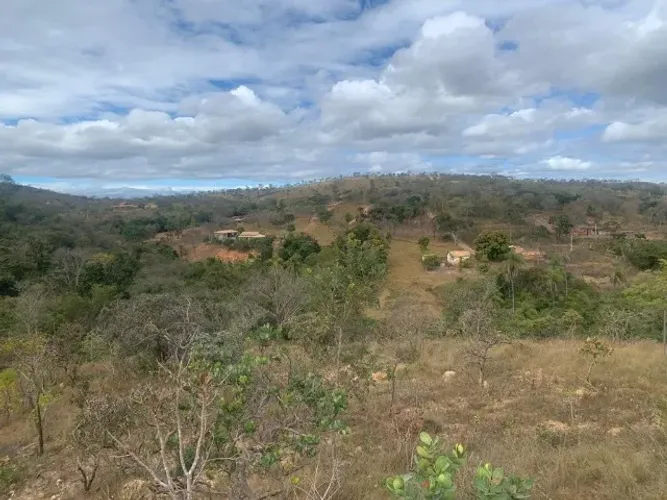 Terreno rural 10ha, com barracão, com riacho no fundo, bela vista, Jaboticatubas.