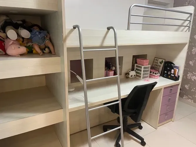VENDO CAMA ALTA COM ESCRIVANINHA MDF