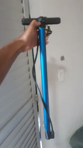 Bomba bicicleta grande com adaptadores - Já é o menor preço