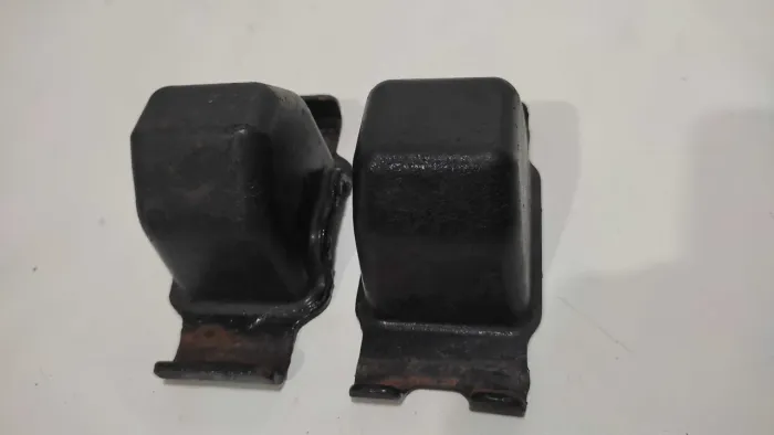 Par batentes feixe de mola traseiro Toyota Hilux 204cv 2021