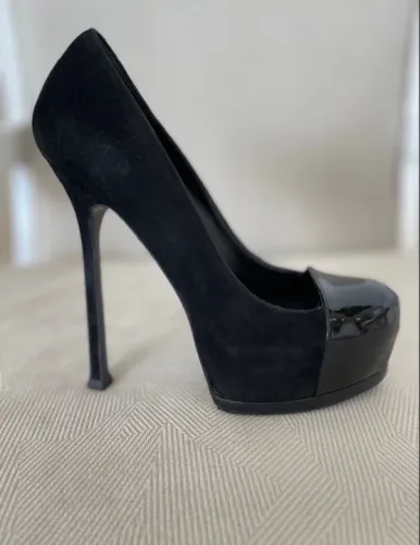 Sapato yves saint laurent cap-toe tribtoo preto original