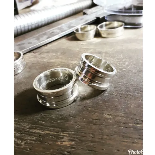 Alianças em prata 950 estilo Bulgari.