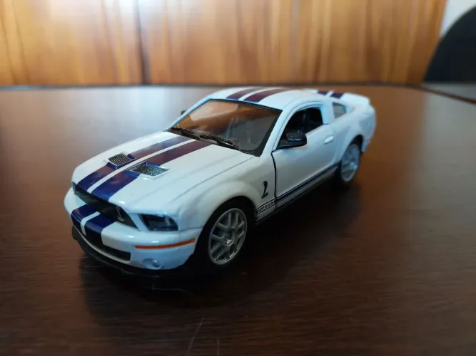 Miniatura Mustang 2007 Shelby GT500