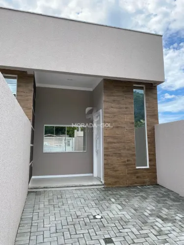 Casa Geminada em Alto São Bento - Itapema com 65M²