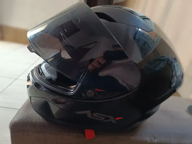 Capacete ASX capacete pouco tempo de uso.