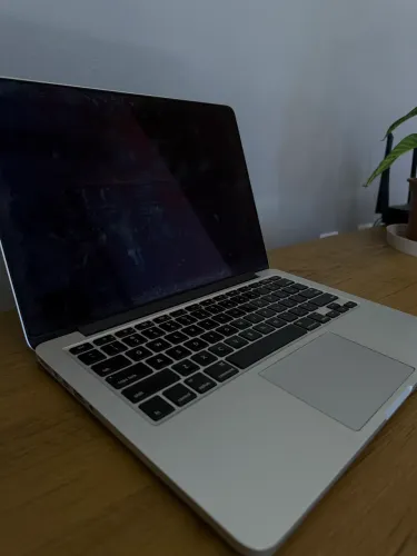 MacBook 13