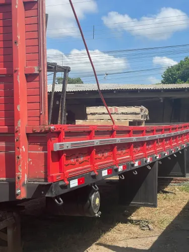 Vende-se Carroceria - Caminhão Truck Mercedes Bens