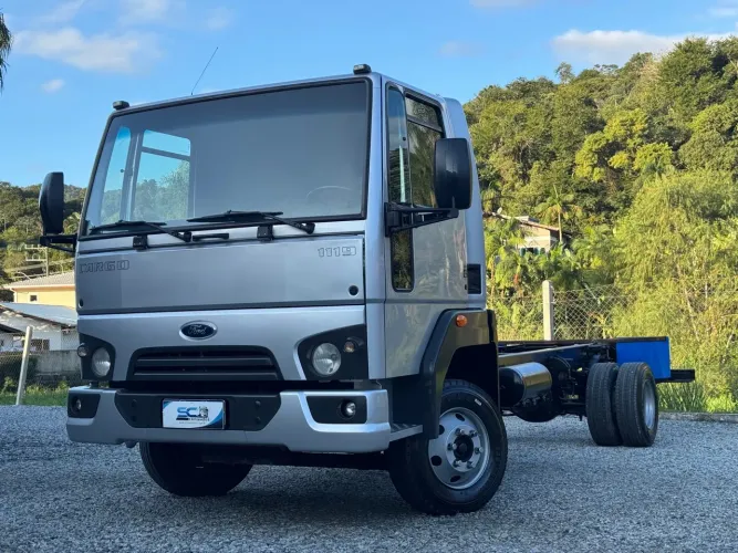 Ford Cargo 1119 ano 2015 Chassi 6,20 Caminhão 3/4