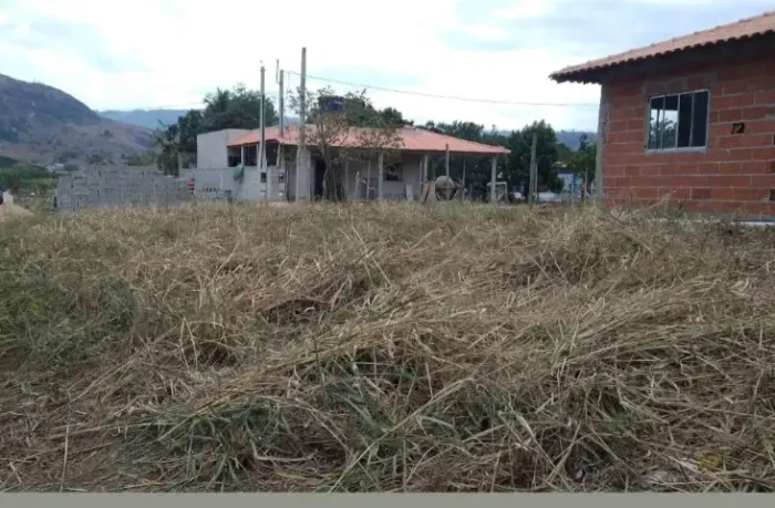 Vende-se lote 115m² (meio lote) em Várzea Alegre 