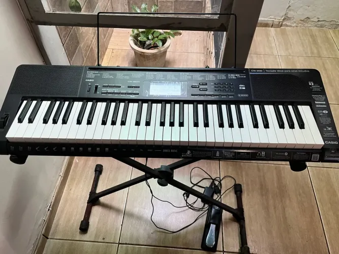 Teclado Casio CTK-3500 - Ideal para Estudos