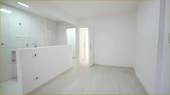 Apartamento Amplo com um dormitório, com elevador, sem garagem, na Rua Frei Caneca