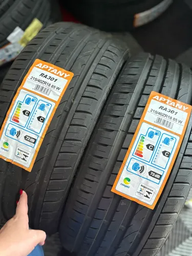 2 pneus novos 215/40R18 Aptany