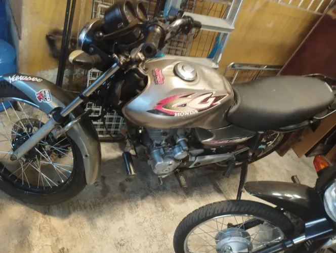VENDO CG 125 TITAN PARTIDA 2001