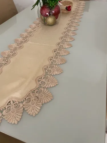 Mesa com 6 cadeiras