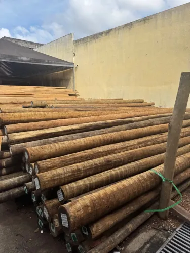 Estacas Mourões e Eucalipto Tratado Extra - Melhor Preço de Goiânia