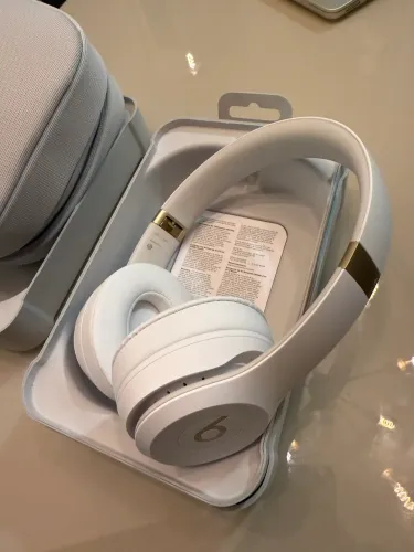 Beats solo 4