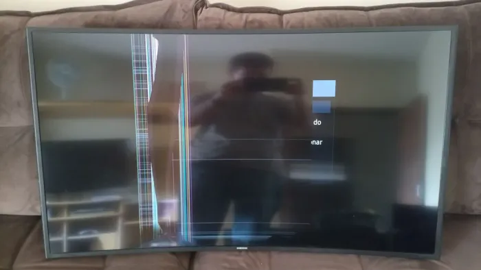 Tv Samsung 49 tela curva com defeito