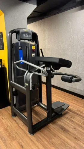 Glúteo Máquina - Technogym