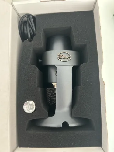 Microfone Blue Yeti USB Condensador 
