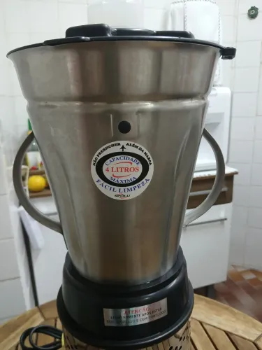 Liquidificador Industrial-Marca- Spolu. 4 litros- Baixa Rotação.