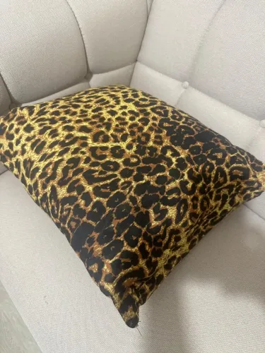 duas almofadas de oncinha