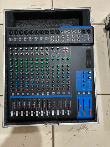 Mesa de Som Yamaha MG 16 (EXCELENTE ESTADO)