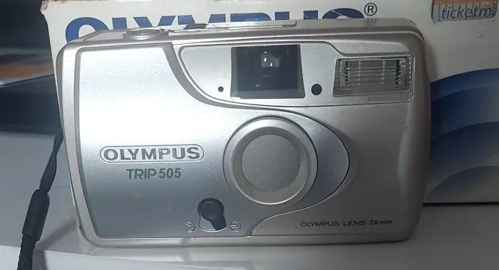 Câmera Olympus Trip 505 (não está ligando)