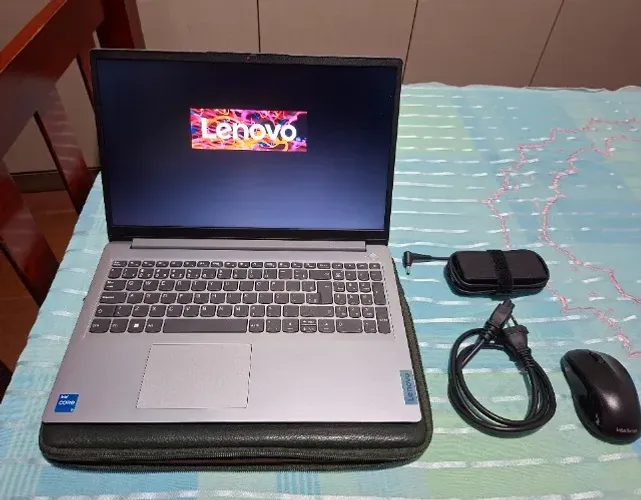 Vendo Laptop Lenovo i5, 8GB RAM, 500GB memoria interna SSD Novo.