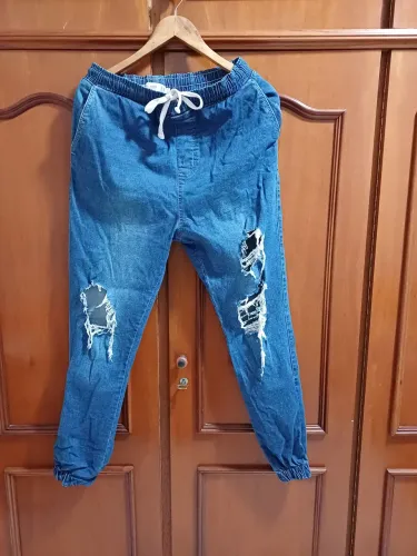 Calça Jeans Masculina rasgada