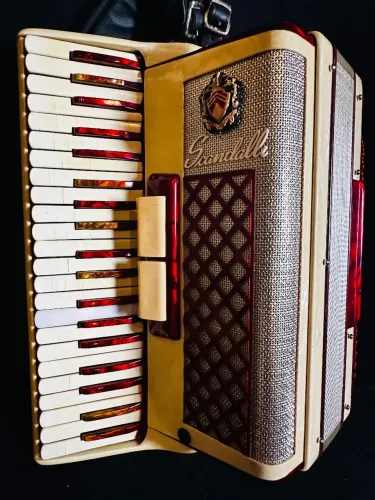 Sanfona Scandalli italiana 120 baixos