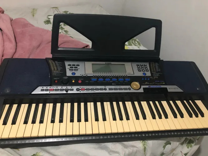 Teclado yamaha psr:540 