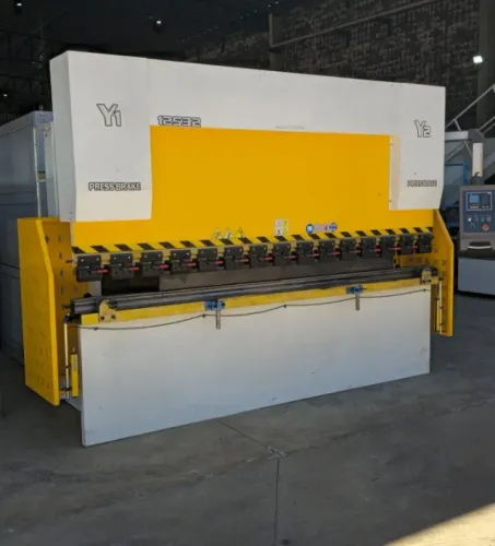 Dobradeira CN Hidraulica 125ton x 3,2 metros