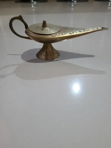 Lâmpada de Gênio árabe.
