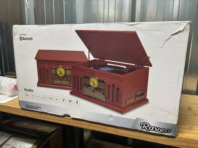 Vitrola Raveo Stadio