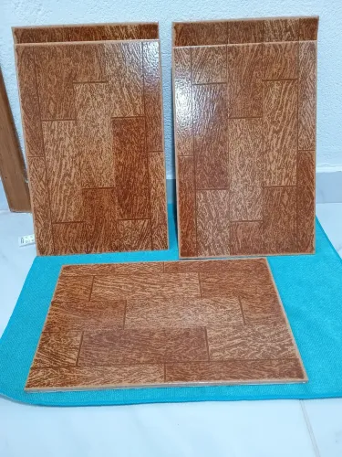 Pisos cerâmicos amadeirados
